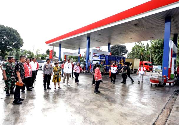 Walikota dan unsur Forkopimda di SPBU