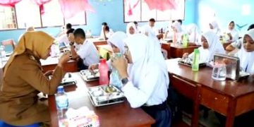 Wakil Walikota nikmati MBG bersama pelajar SMP N 2