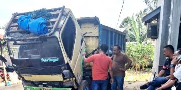 Truk yang digelapkan