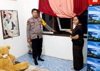 Maling masuk melalui jendela