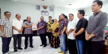 Pansus serahkan hasil  pembahasan LKPJ kepada pimpinan DPRD Siantar