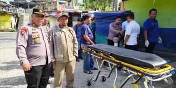 Petugas melakukan olah TKP