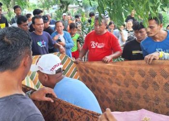Jenazah dimakamkan kembali