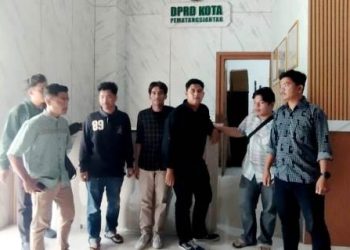 Majelis Rakyat Menggugat (Oposisi Sipil)