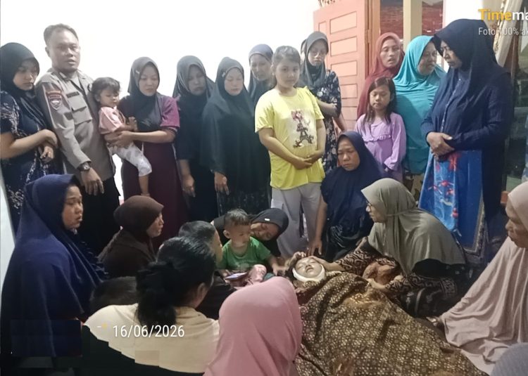 Korban di rumah duka