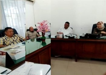 Fraksi yang menolak pembahasan LKPD