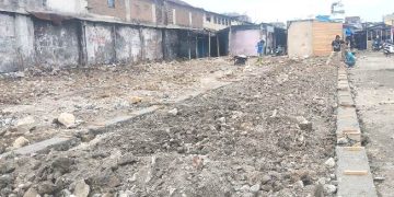 Pembangunan tapak kios dimulai