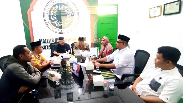 Panitia melakukan rapat