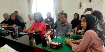 Warga Tomuan di Komisi III