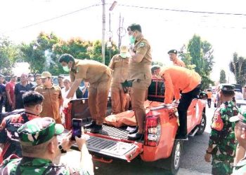 Korban saat dievakuasi