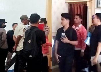 Sweeping ruang kerja Walikota