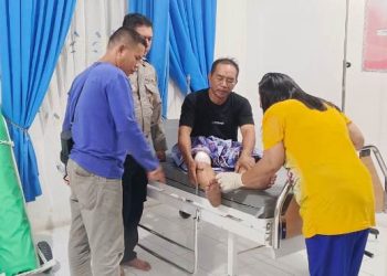Korban mendapat perawatan medis
