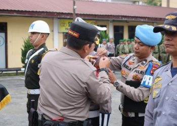 Penyematan pita tanda operasi