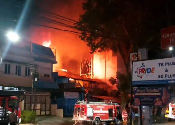 Tiga unit rumah terbakar di Jalan Sangnawaluh, persisnya di depan Komplek Megaland Pematangsiantar.