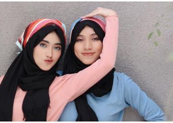 Hijab Simpel dan Kekinian Ala Selebgram Shirin Al Athrus
