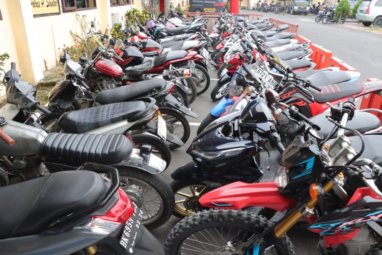 41 unit sepeda motor itu yang diamankan itu terjaring razia petugas Satreskrim Polres Pematangsiantar pada Ops Pekat Toba 2023 dari wilayah Kota Pematangsiantar, Jumat (31/3/2023) malam.