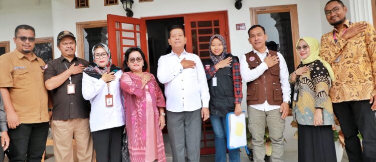 Terima Petugas Coklit, Bupati Simalungun Meminta Masyarakat Untuk mendukung Program Pemerintah