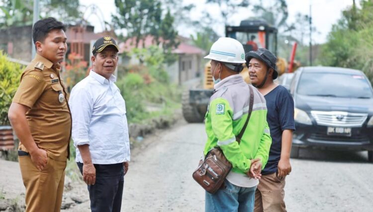 Bupati Simalungun Tinjau Perbaikan Infrastuktur Jalan Dari Simpang Raya Menuju Objek Wisata Tiga Ras