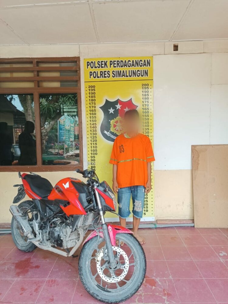 Pelaku pencurian sepeda motor diamankan bersama barang bukti di Polsek Pedagangan