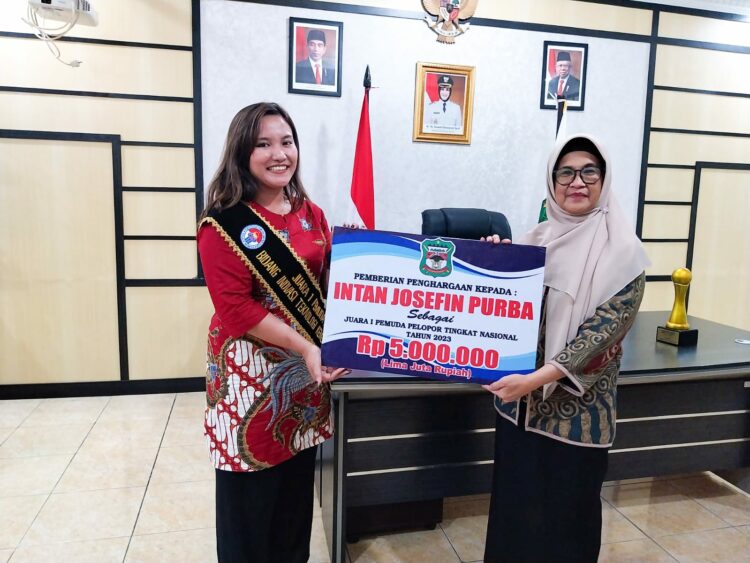 Wali Kota Pematang Siantar dr Susanti Dewayani SpA menyambut hangat kehadiran Intan Josefin Purba, Juara I Pemuda Polopor Tingkat Nasional Bidang Inovasi dan Teknologi Tahun 2023