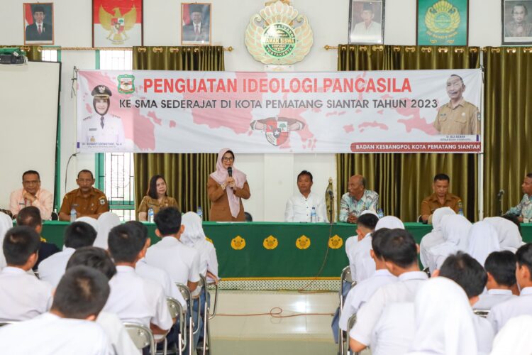 Wali Kota Pematang Siantar dr Susanti Dewayani SpA mengunjungi Perguruan Taman Siswa di Jalan Kartini, Kecamatan Siantar Barat, Selasa (21/11/2023)