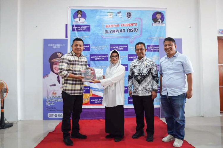 Wali Kota membuka event Siantar Student Olimpiade (SSO) di Perpustakaan Sintong Bingei Kota Pematang Siantar, Sabtu (25/11/2023)