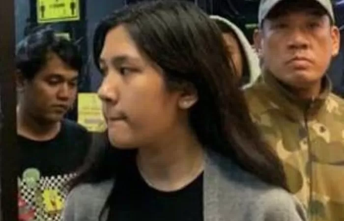 Ghisca Debora Aritonang pelaku penipuan dengan menjual tiket konser Coldplay palsu.