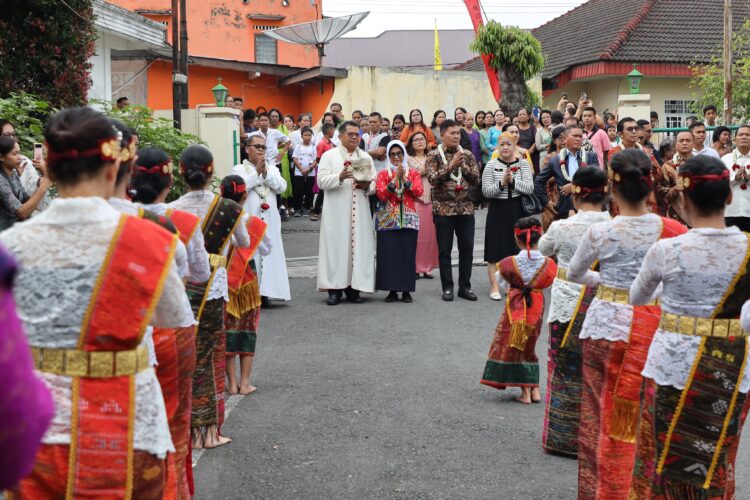 Wali Kota Pematang Siantar Hadiri Peletakan Batu Pertama Pembangunan Pastoran dan Aula Paroki Santo Laurentius Brindisi