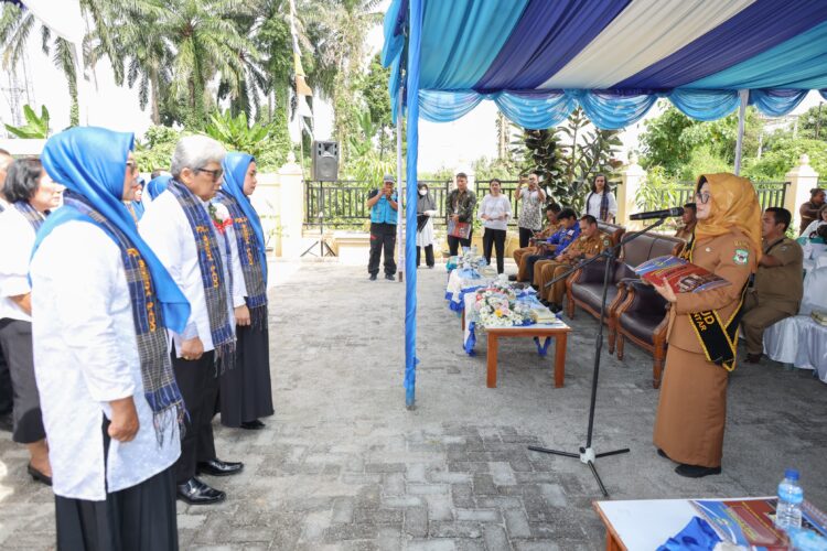 Wali Kota menghadiri Pengukuhan Kelompok Kerja (Pokja) Bunda PAUD dan Pengukuhan Bunda PAUD Kelurahan serta Bunda PAUD Tingkat Kecamatan dan Bunda PAUD Kelurahan Kota Pematang Siantar Tahun 2023, di Kantor Lurah Nagapitu, Jalan Rabaik Purba, Kecamatan Siantar Martoba, Selasa (12/12/2023).