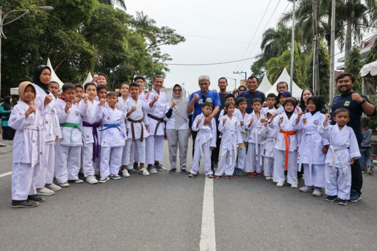 Dojo Karate Dinas Pariwisata Pematang Siantar Ramaikan Car Free Day