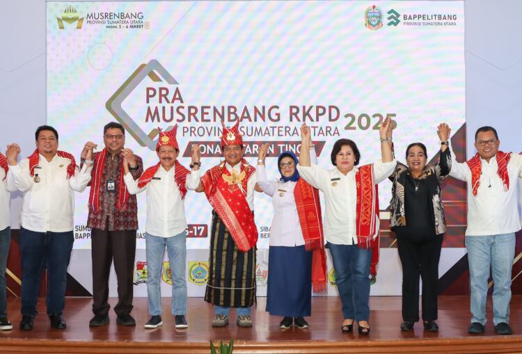 Wali Kota Pematang Siantar dr Susanti Dewayani SpA menghadiri Pra Musyawarah Perencanaan Pembangunan (Musrenbang) Rencana Kerja Pembangunan Daerah (RKPD) Provinsi Sumatera Utara (Sumut) Zona Dataran Tinggi Tahun 2025. Pra Musrenbang dibuka di Hotel Sibayak International, Kabupaten Karo, Selasa (16/01/2023)