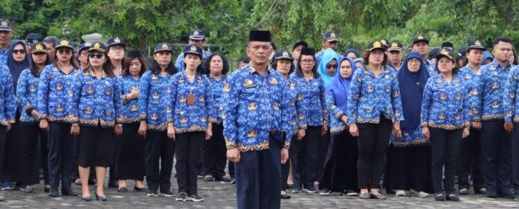 Aparatur Sipil Negara (ASN) Pemerintah Kabupaten (Pemkab) Simalungun melaksanakan upacara Hari Kesadaran Nasional, di halaman Kantor Bupati Simalungun, Pamatang Raya, Sumut, Rabu (17/1/2024).