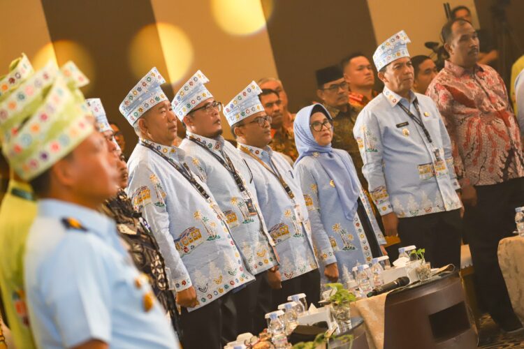 Wali Kota  Pematangsiantar menghadiri Rapat Kerja (Raker) Asosiasi Pemerintah Kota Seluruh Indonesia (APEKSI) Komisariat Wilayah (Komwil) 1 Pekanbaru Tahun 2024, di Ballroom Hotel Pangeran Pekanbaru, Jumat (03/05/2024).