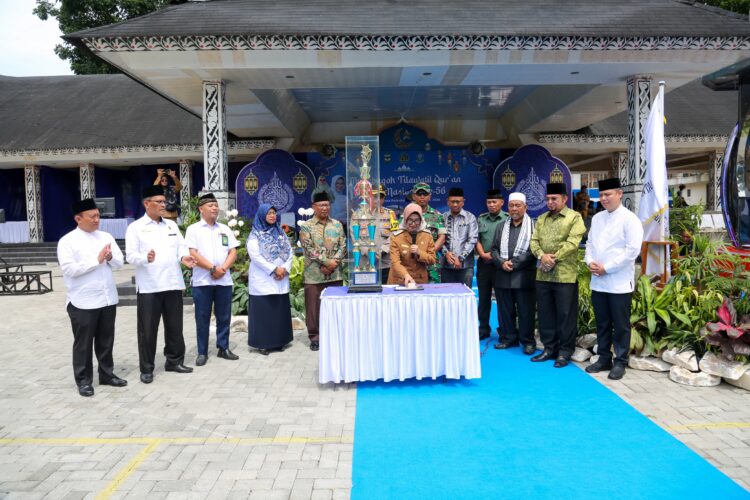 Wali Kota membuka Musabaqah Tilawatil Qur’an Nasional (MTQN) ke-56 Tingkat Kota Pematangsiantar Tahun 2024 di Lapangan Adam Malik, Senin (13/05/2024).