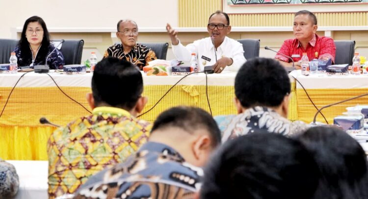 Pemerintah Kabupaten (Pemkab) Simalungun menggelar rapat koordinasi (rakor) pemerintahan di Balei Harungguan Djabanten Damanik  Kantor Bupati Simalungun, Pamatang Raya, Sumut, Kamis (3/10/2024).