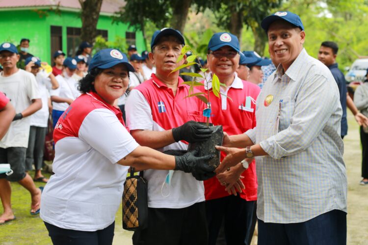 Pjs Wali Kota Pematangsiantar Drs Matheos Tan MM Bersama Para Pimpinan Gereja Gotong Royong Menyambut Peringatan Hari Reformasi Gereja ke-507