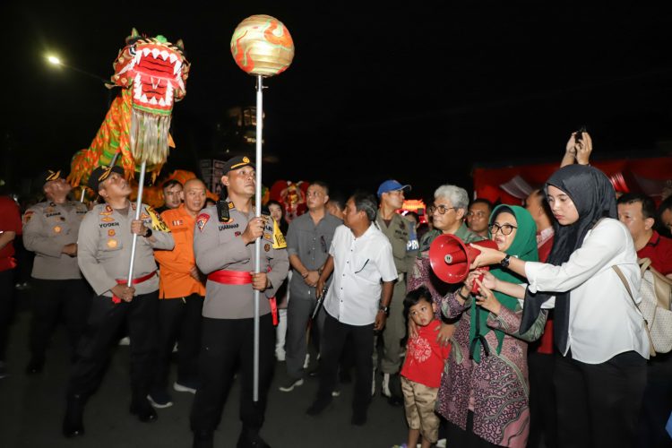 Meriahkan Perayaan Cap Go Meh, dr Susanti Lepas Pawai Barongsai dan Naga Liong