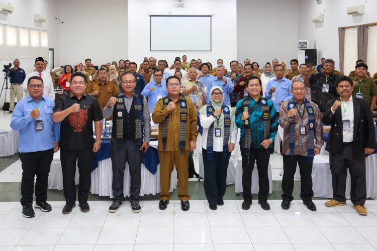 Wali Kota Wesly Hadiri Seminar Nasional Kagama: Dorong Solusi Inovatif untuk Pertumbuhan Ekonomi Daerah