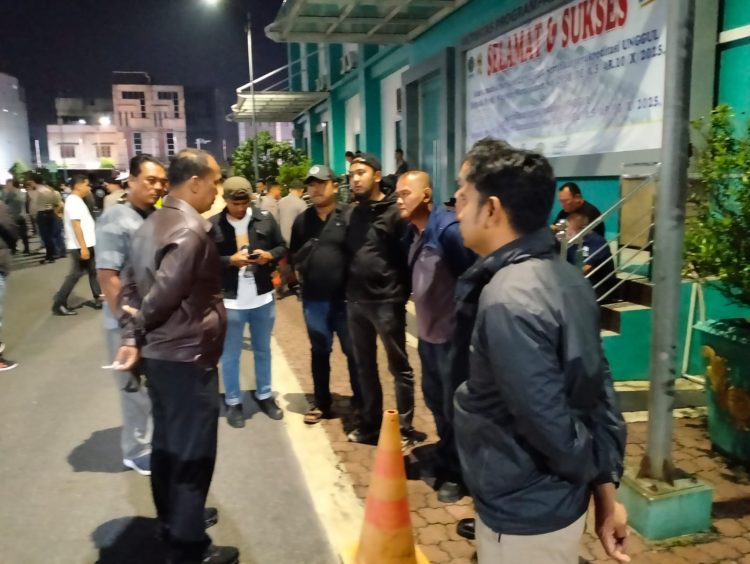 Kasat Intelkam Polrestabes Medan, Kompol Lengkap Suherman, S.H., memberikan arahan terkait deteksi dini dan pemetaan potensi gangguan kamtibmas saat Apel KRYD di UMSU.