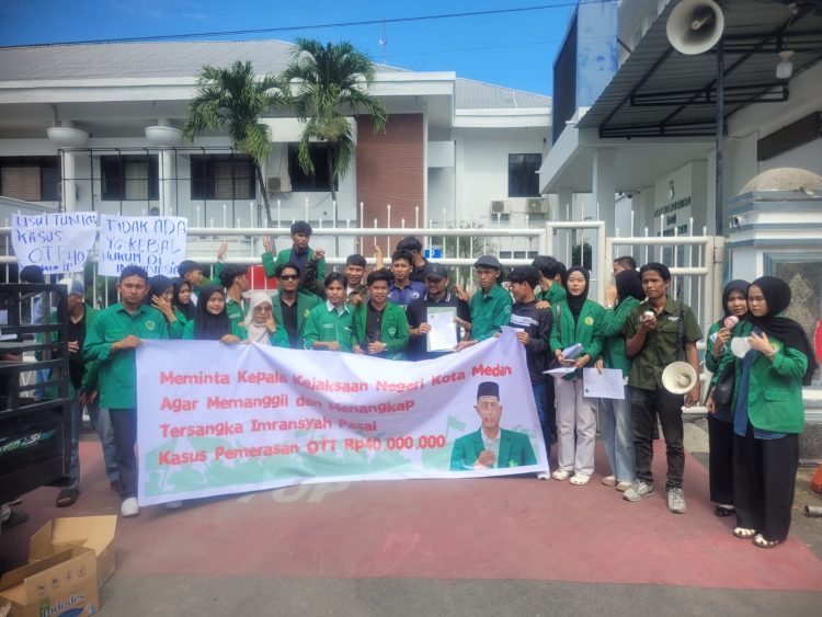 Desak Penahanan Tersangka Pemerasan Rp40 Juta, Puluhan Kader HIMMAH Gelar Aksi di Kejari Medan