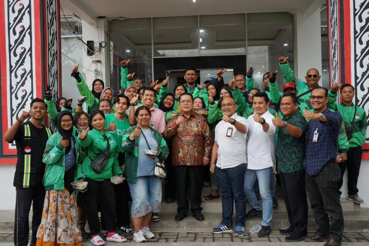 Wali Kota Wesly Silalahi Turun Langsung ke Wisata Takjil Ramadhan, Pemko Pematangsiantar Dukung UMKM dan Kampung QRIS Bank Sumut