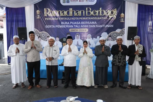 Wali Kota Wesly Silalahi Pimpin Ramadhan Berbagi, Pemko Pematangsiantar dan Perumda Tirta Uli Salurkan Santunan untuk Jamaah dan Ustadz