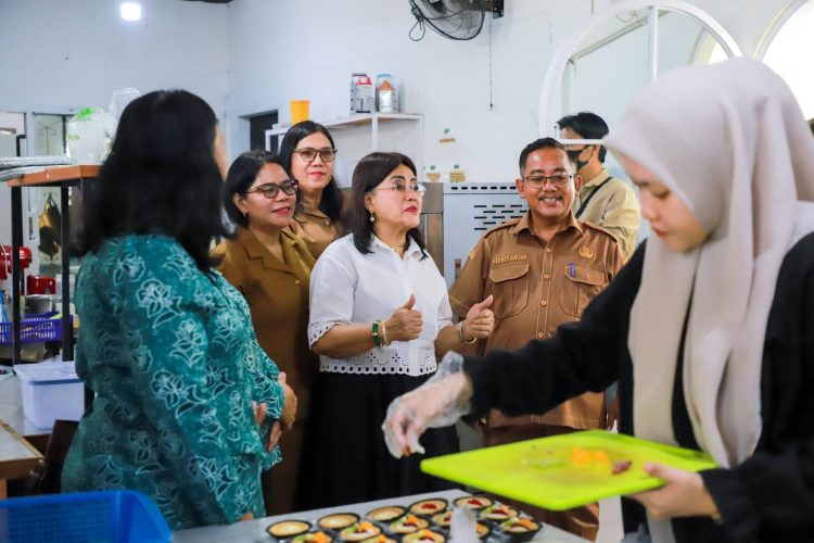 Ketua Dekranasda Ny Liswati Turun Langsung Motivasi UMKM–IKM, Pemko Pematangsiantar Dorong Promosi Produk Lokal