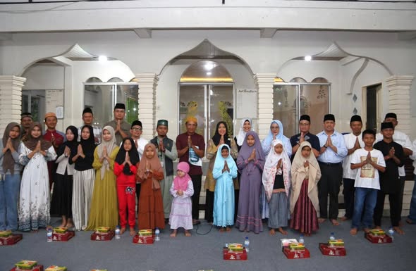 Safari Ramadhan di Masjid Al Musyawarah, Wakil Wali Kota Herlina Buka Puasa dan Sholat Magrib Bersama Jamaah
