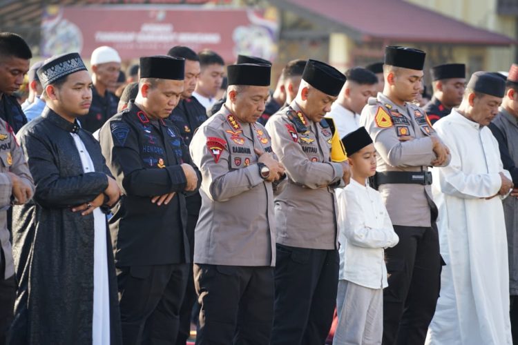 Di Tengah Kunjungan Presiden RI, Dankor Brimob Polri Hadirkan Nuansa Kebersamaan dalam Sholat Idul Fitri di Mako Brimob Sumut