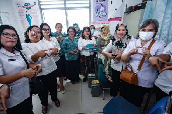 Wali Kota Wesly Silalahi Perkuat Deteksi Dini Kanker Serviks, Ny Liswati Tinjau IVA Test di Aek Nauli