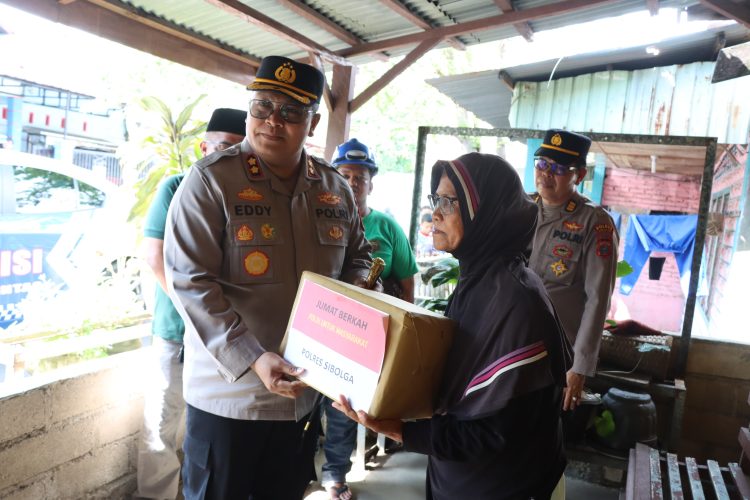 Kapolres Sibolga Turun Tangan, Uluran Kemanusiaan Menguatkan Warga Penderita Stroke di Pasar Belakang