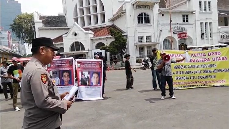 Orang Tua Korban dari Dairi Ikut Turun ke Jalan, Aktivis Desak Penangkapan Tiga DPO LS cs dan Pelimpahan Berkas Kasus