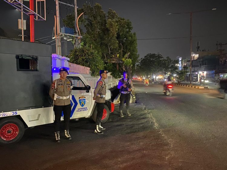 Patroli Blue Light Satuan Brimob Polda Sumut Intensif Sisir Kota Medan, Perkuat Keamanan dan Cegah Aksi Kriminalitas Malam Hari