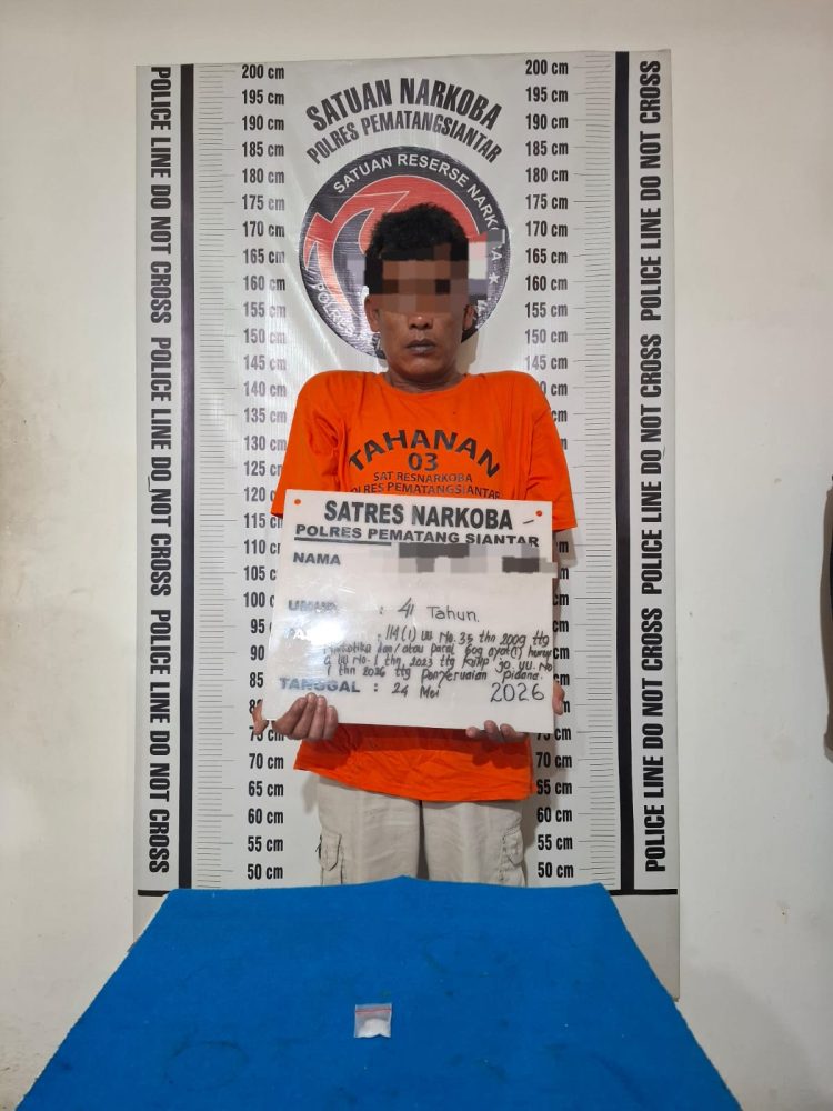 Buang Sabu ke Aspal Saat Digerebek, Pria di Siantar Marihat Tetap Diciduk Satresnarkoba